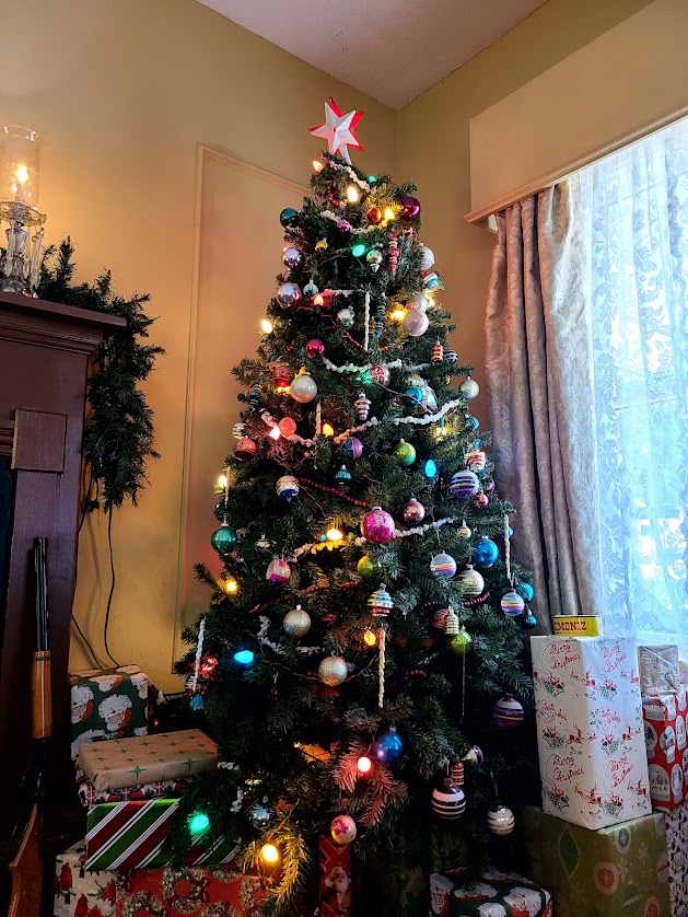 a christmas story house christmas tree