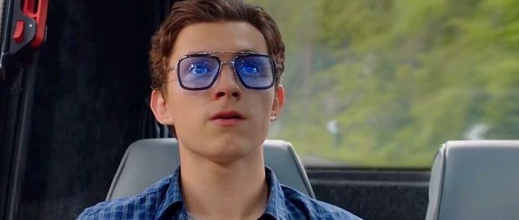 marvel peter parker wearing edith glasses