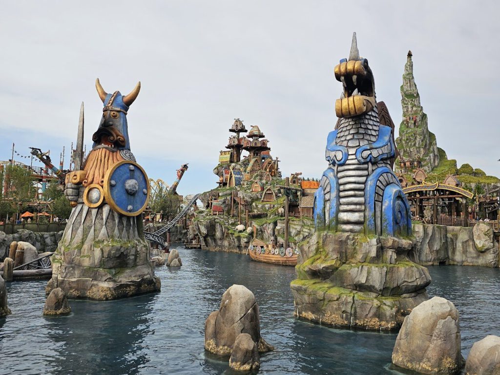epic universe isle of berk lagoon
